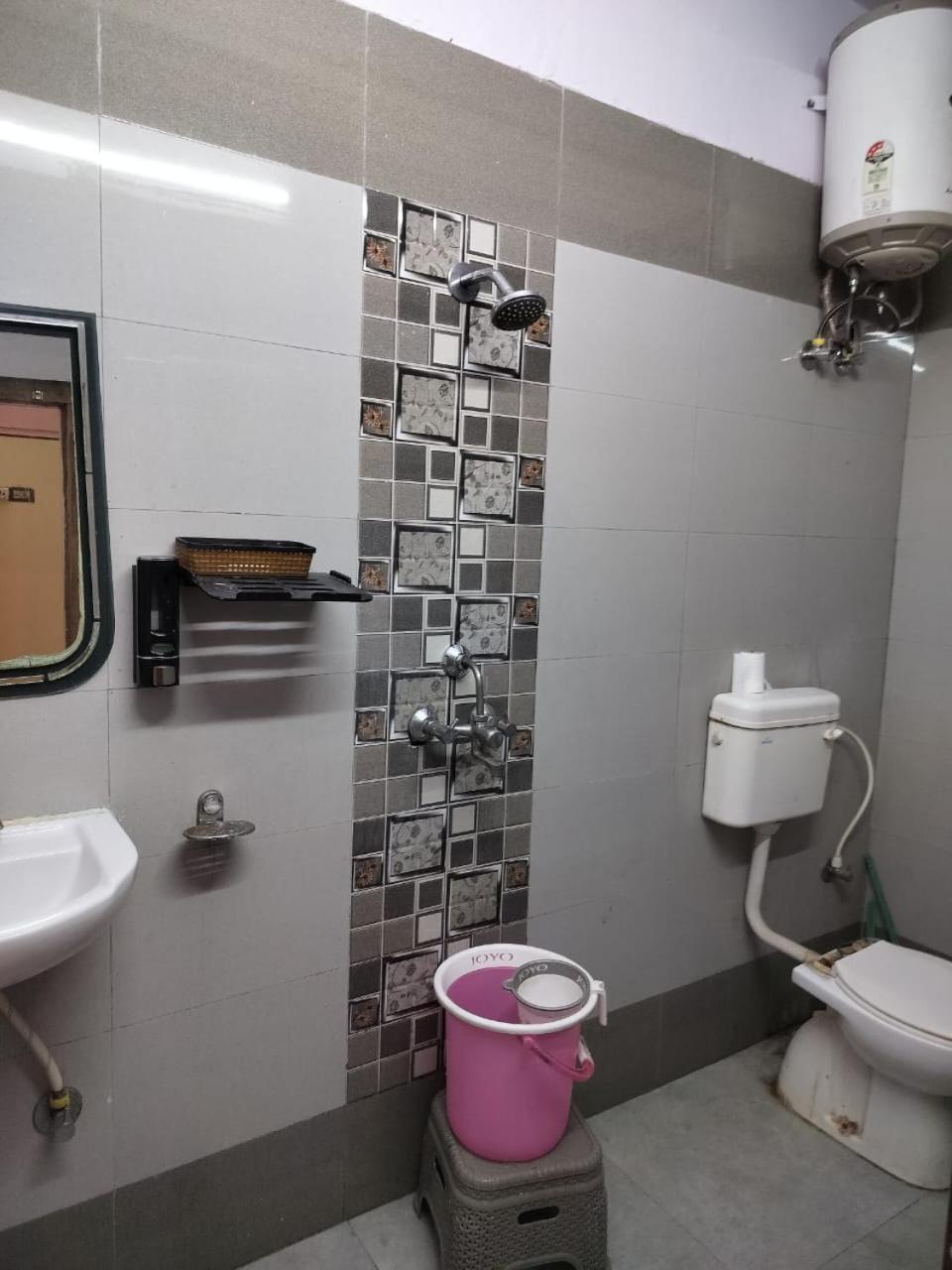 Ds Residency Varanasi-Prime Location-Parking Exterior photo