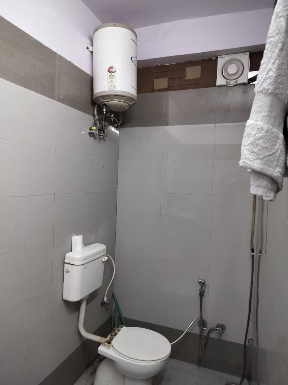 Ds Residency Varanasi-Prime Location-Parking Exterior photo