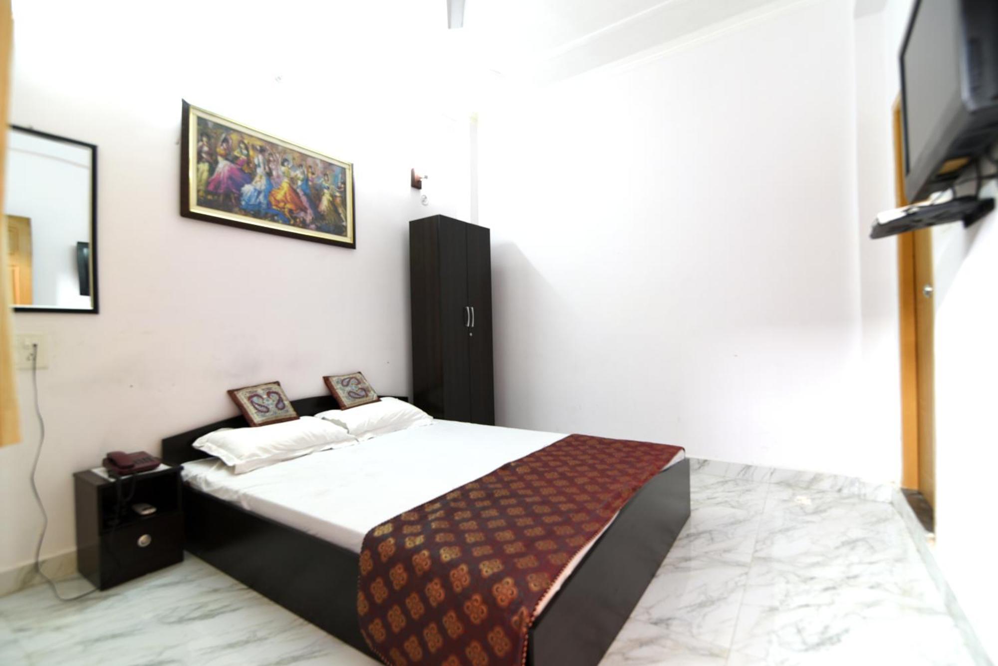 Ds Residency Varanasi-Prime Location-Parking Exterior photo