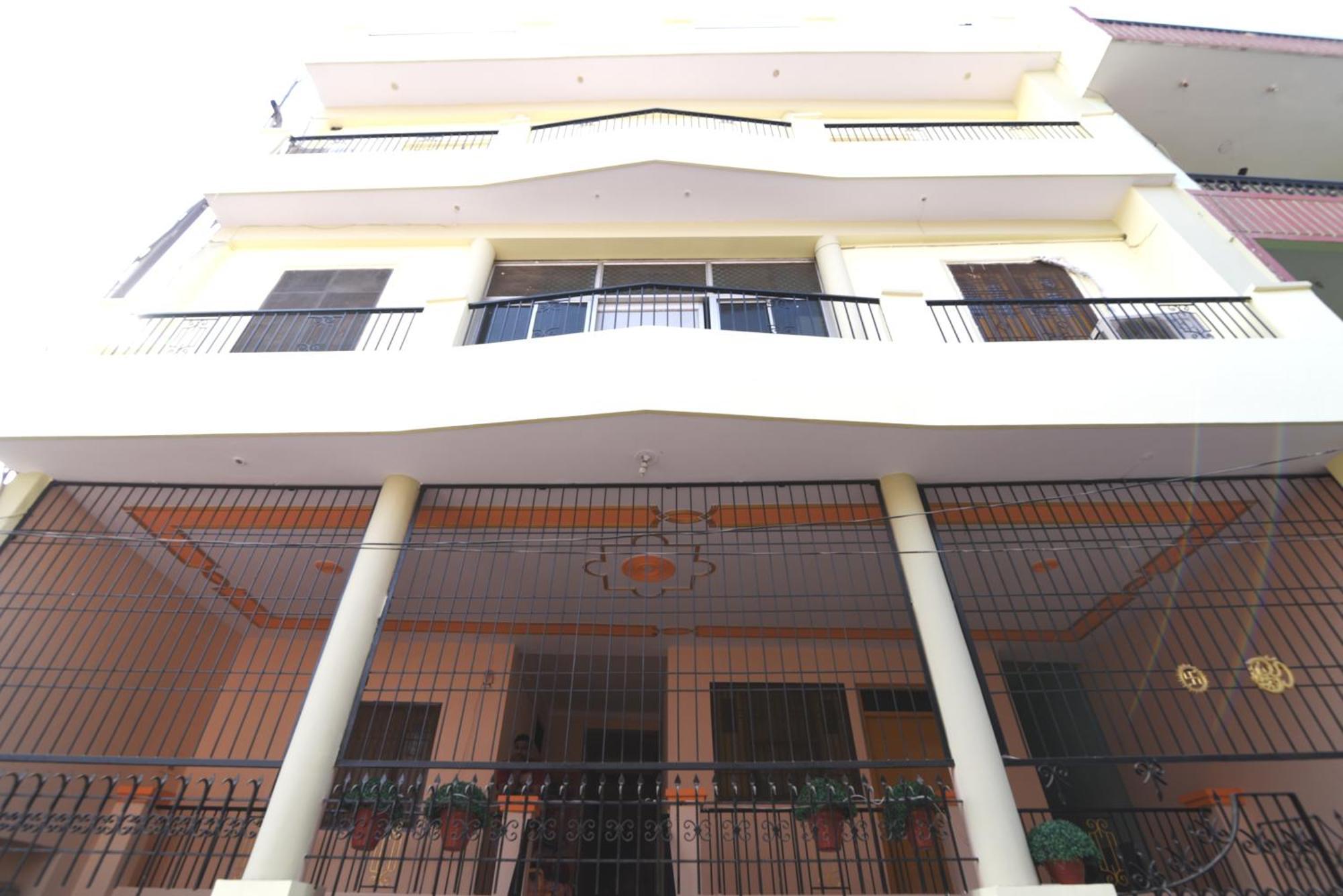 Ds Residency Varanasi-Prime Location-Parking Exterior photo
