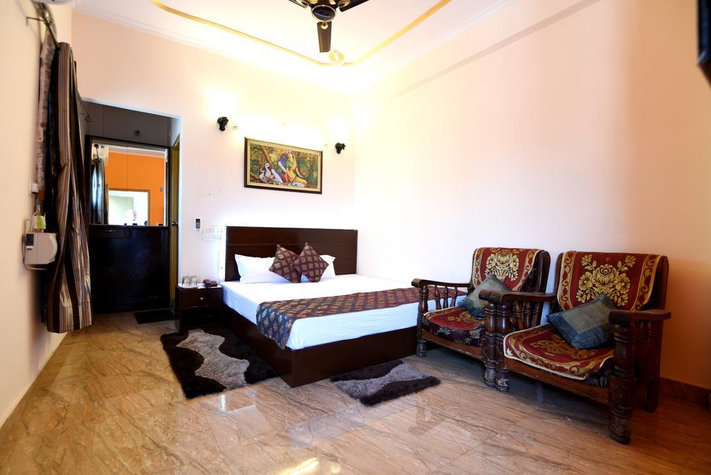 Ds Residency Varanasi-Prime Location-Parking Exterior photo