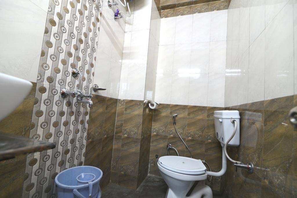 Ds Residency Varanasi-Prime Location-Parking Exterior photo